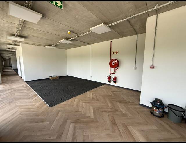 3,743M² WAREHOUSE TO LET IN SPARTAN